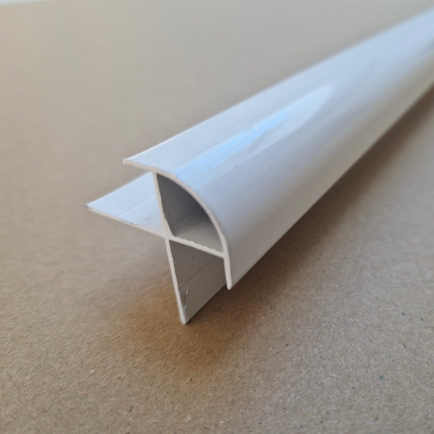 10mm White Aluminium External Corner Trim