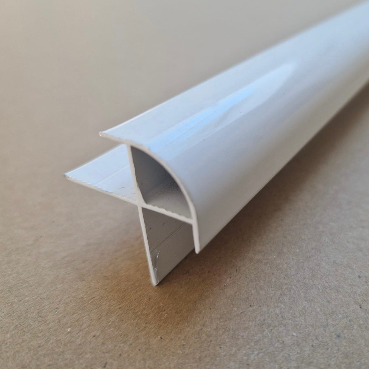 10mm White Aluminium External Corner Trim